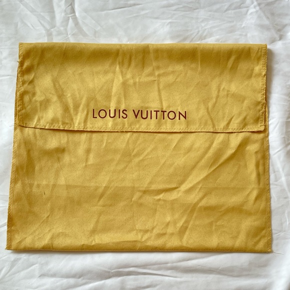 Louis Vuitton dust bag - great condition, one small smudge as pictured - Picture 3 of 4